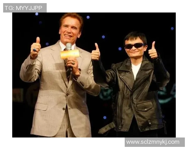 明星同框海外篮球与足球巨星亲密合影展现运动魅力与友谊的精彩瞬间