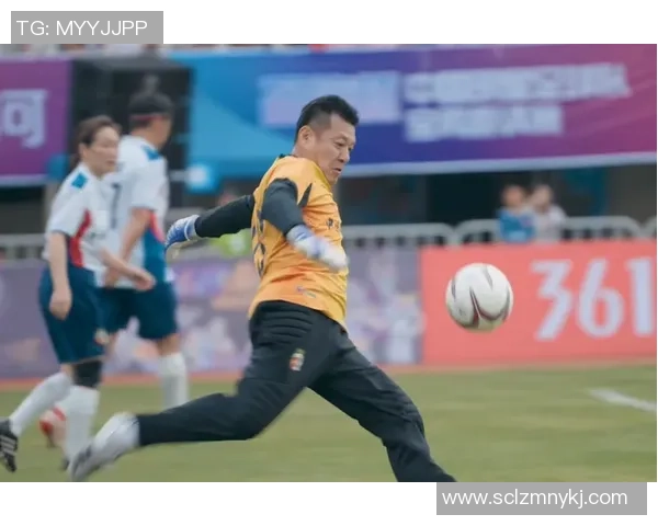 足球明星的魅力瞬间与送别时的感人表情交织成动人画面 足球明星的魅力瞬间与送别时的感人表情交织成动人画面