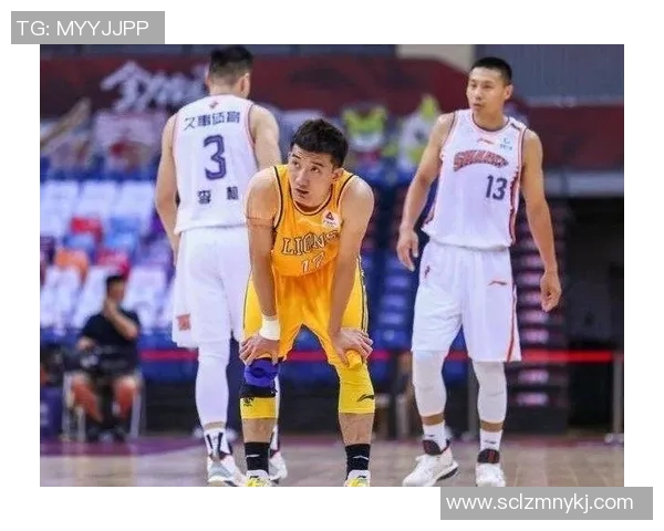 重庆足球队在杯赛积分榜上以93分稳居第一名展现强劲实力