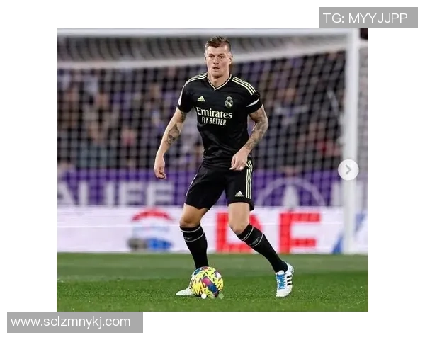 国际顶流足球明星的魅力与影响力解析及其对全球足球发展的推动作用